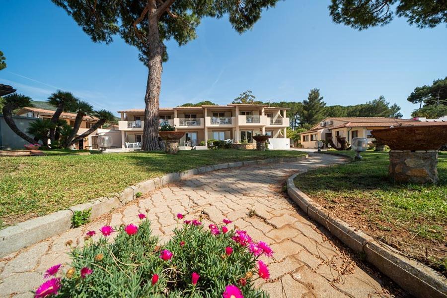Residence Le Grazie Est Каполивери Экстерьер фото